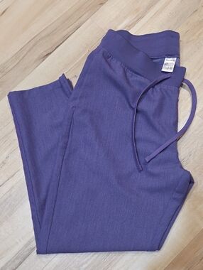 Mandala 6 Pocket Slim Scrub Pants in Heather Grape Petite Medium